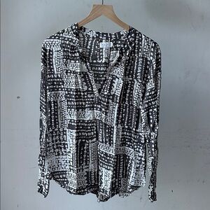 Velvet by Graham and Spencer Patterned Women's Blouse